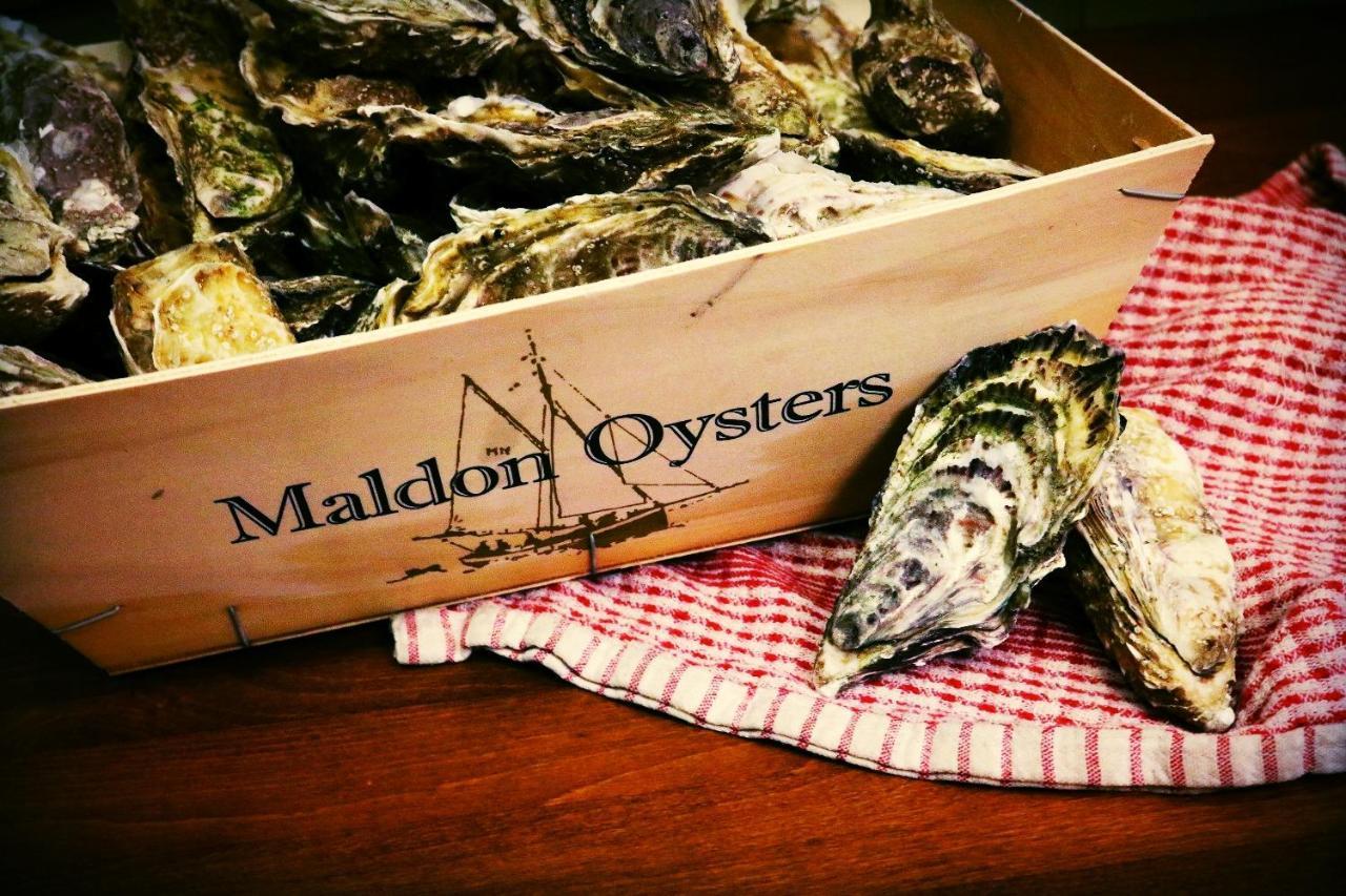 The Oyster Smack Hotell Burnham-on-Crouch Exteriör bild
