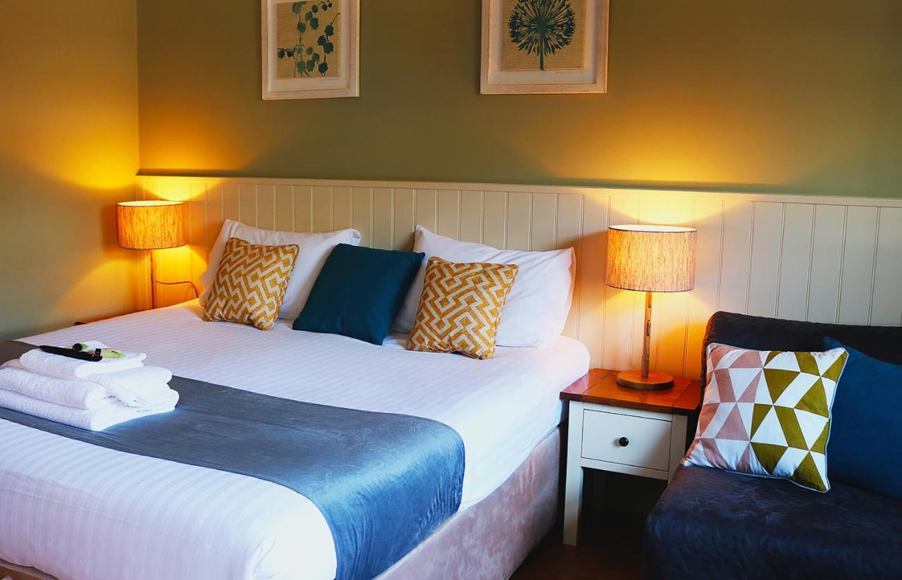 The Oyster Smack Hotell Burnham-on-Crouch Exteriör bild