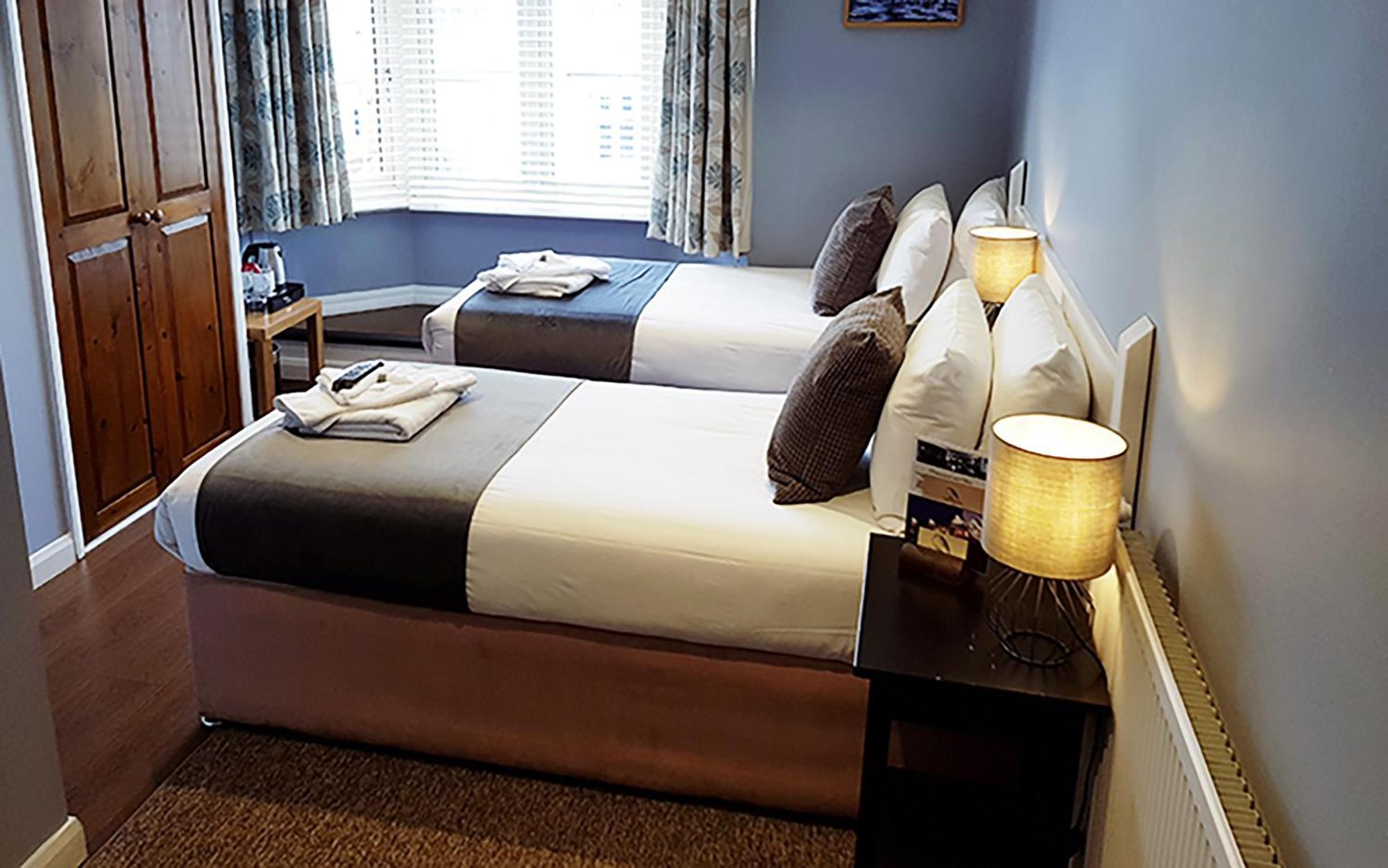The Oyster Smack Hotell Burnham-on-Crouch Exteriör bild