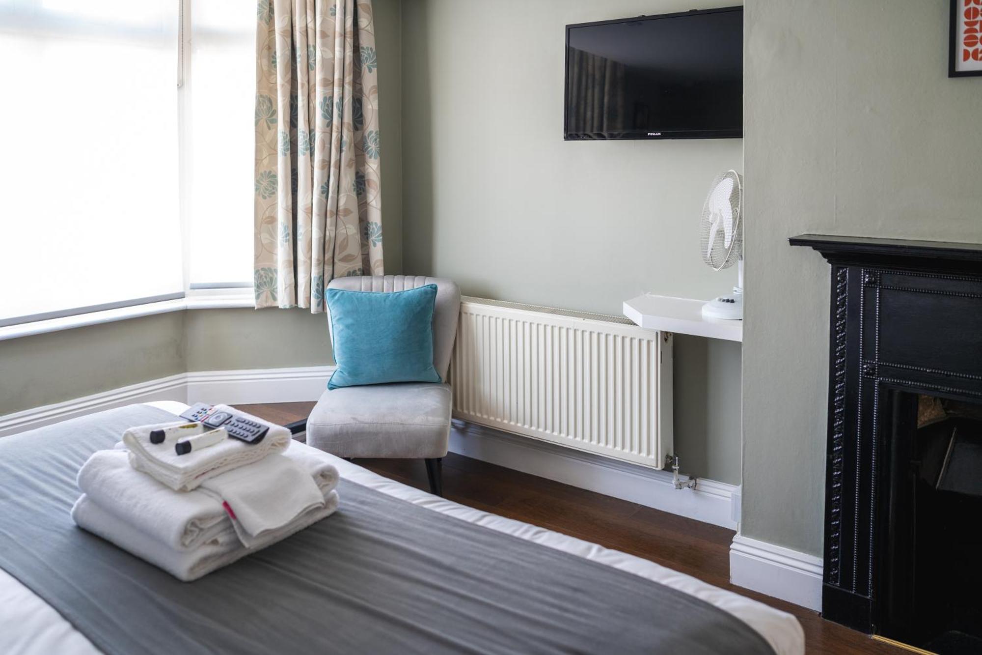 The Oyster Smack Hotell Burnham-on-Crouch Exteriör bild