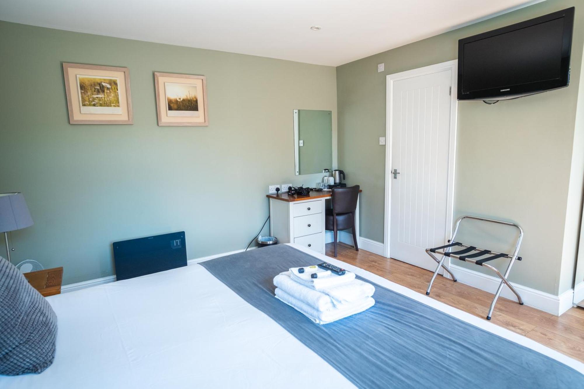 The Oyster Smack Hotell Burnham-on-Crouch Exteriör bild