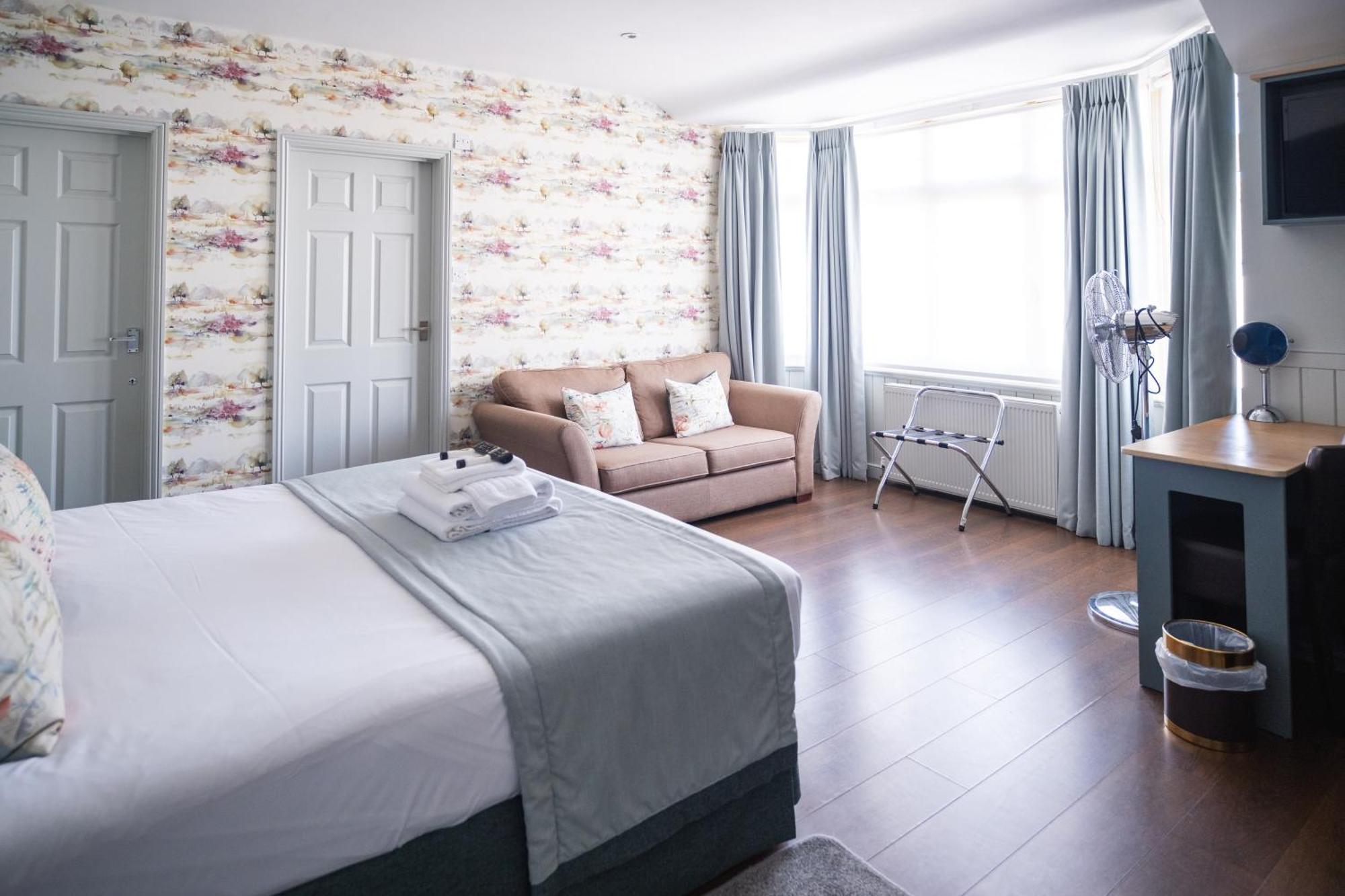 The Oyster Smack Hotell Burnham-on-Crouch Exteriör bild