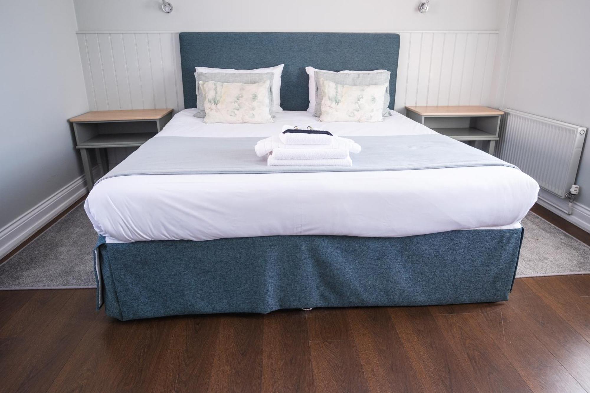 The Oyster Smack Hotell Burnham-on-Crouch Exteriör bild